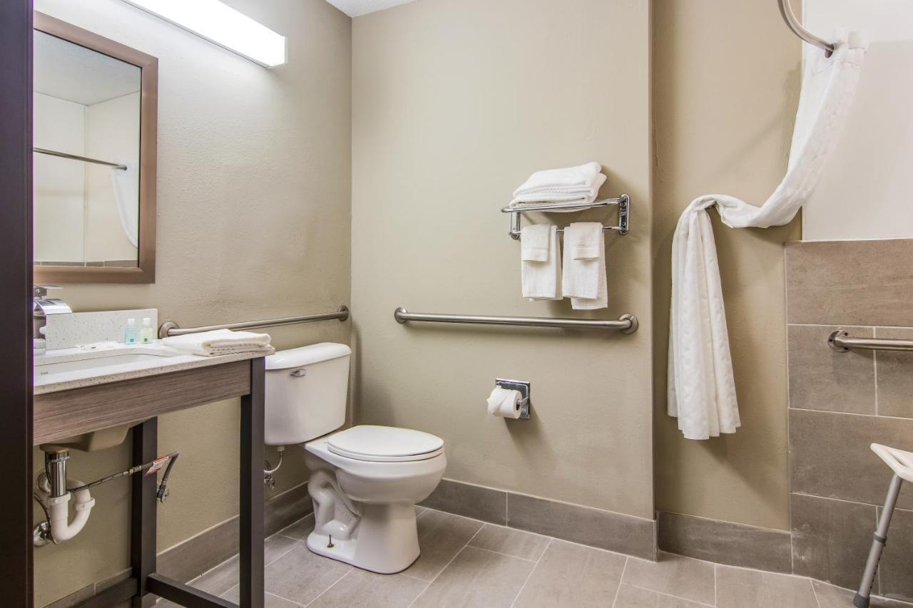 Quality Inn & Suites Grove City-Outlet Mall Екстер'єр фото