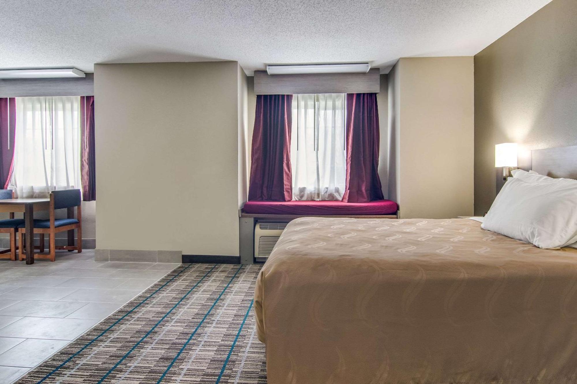 Quality Inn & Suites Grove City-Outlet Mall Екстер'єр фото