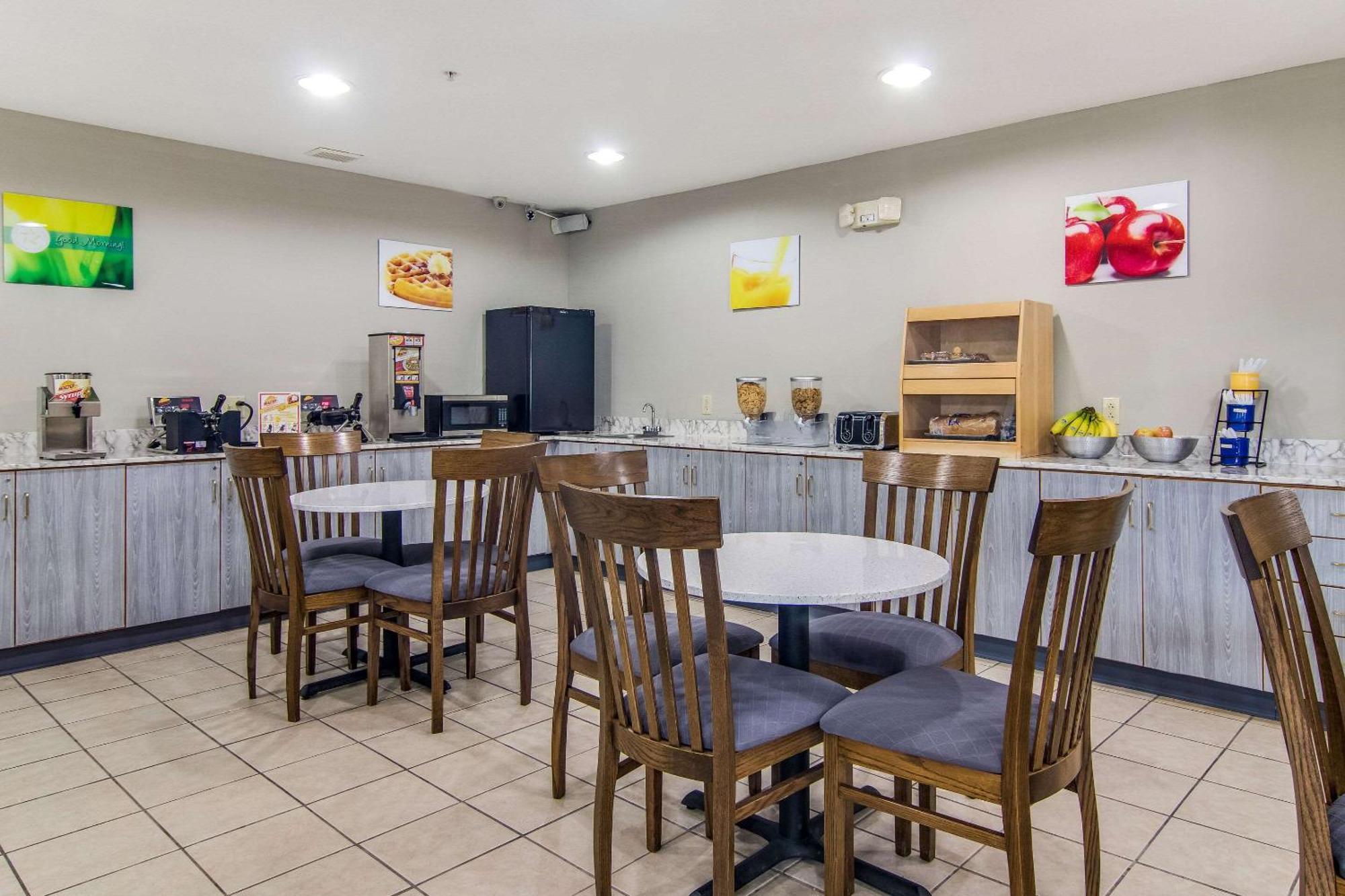 Quality Inn & Suites Grove City-Outlet Mall Екстер'єр фото
