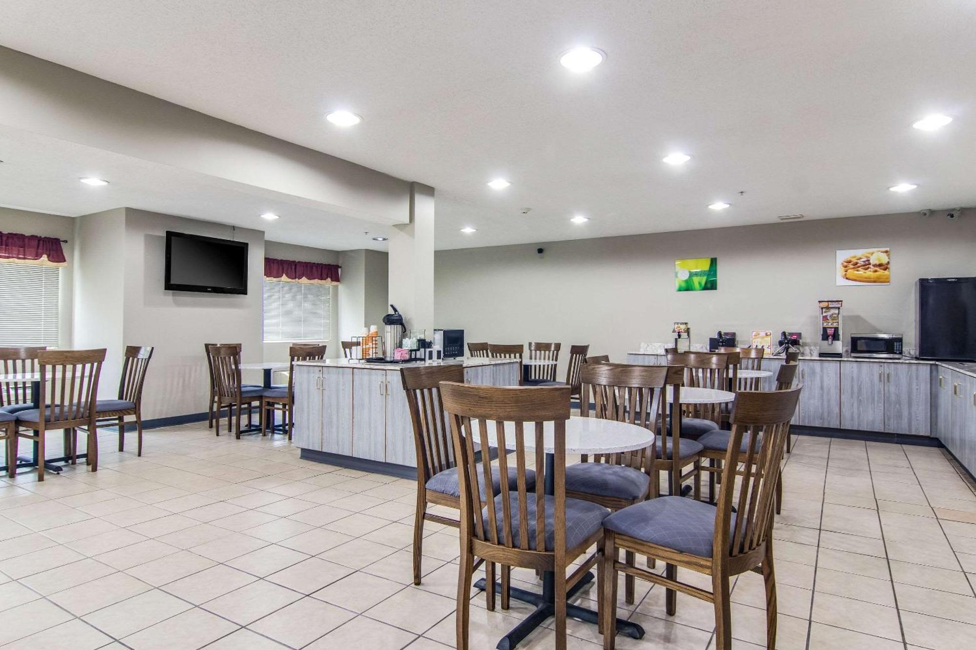 Quality Inn & Suites Grove City-Outlet Mall Екстер'єр фото