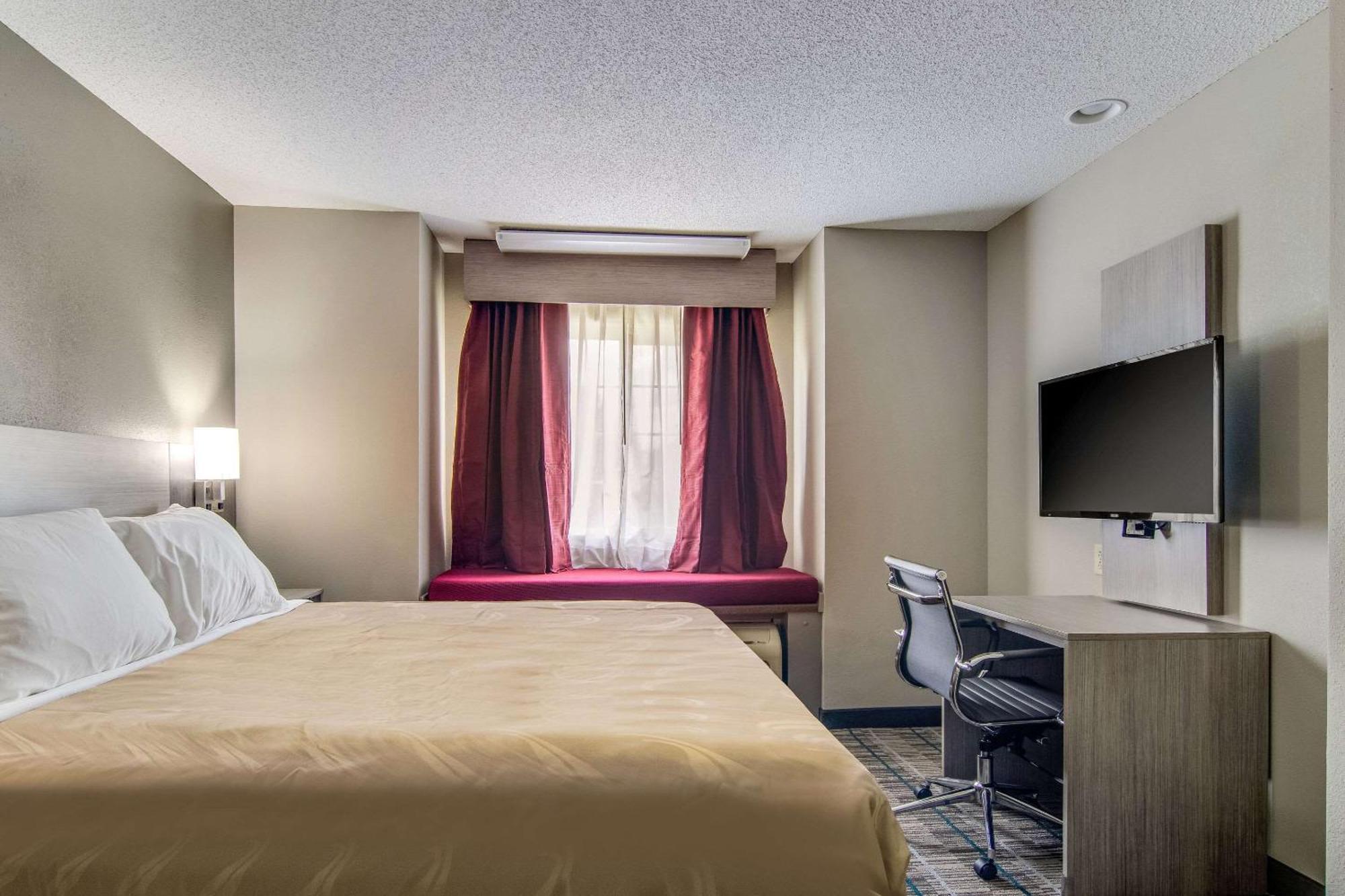 Quality Inn & Suites Grove City-Outlet Mall Екстер'єр фото