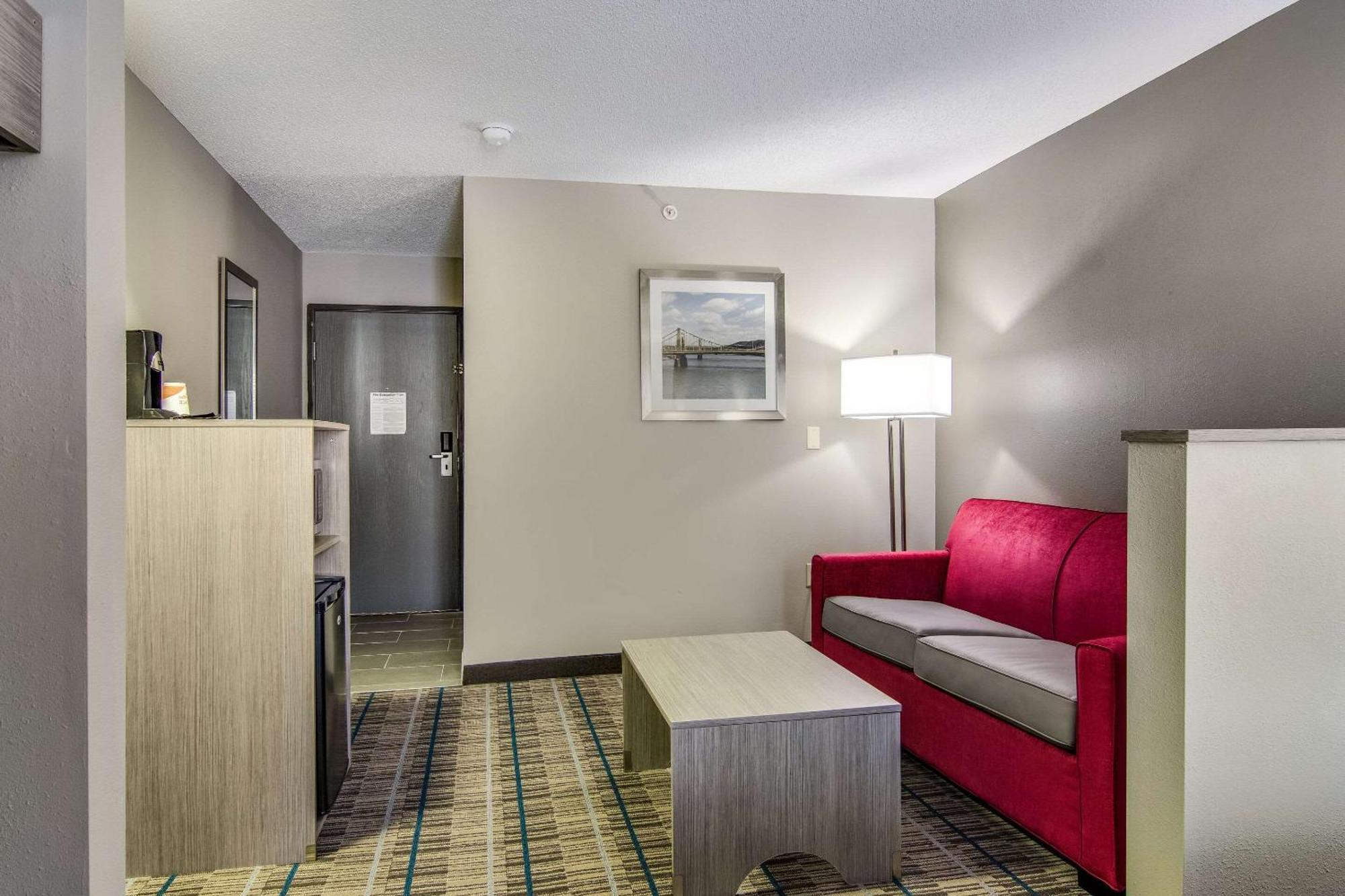 Quality Inn & Suites Grove City-Outlet Mall Екстер'єр фото
