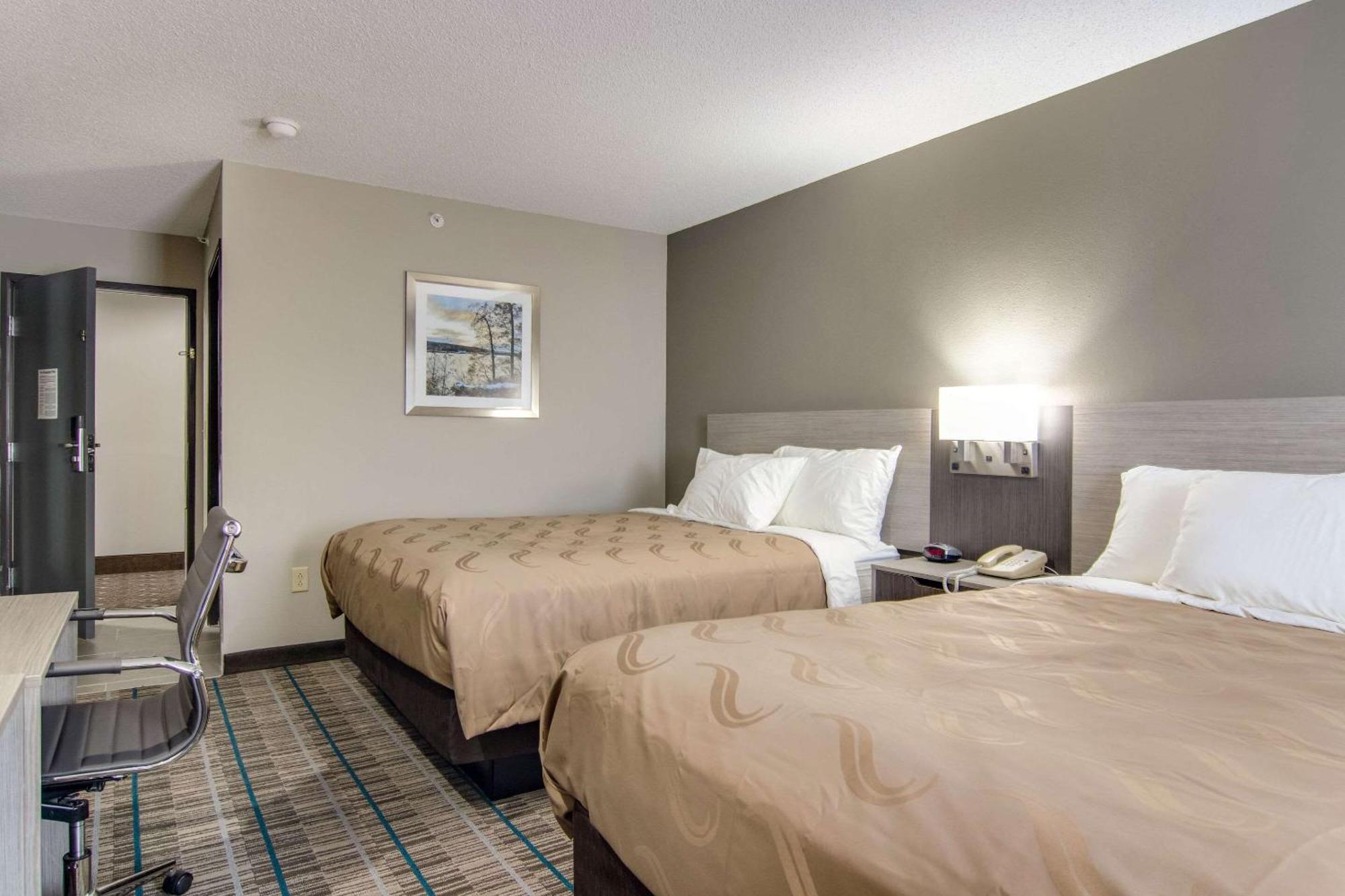 Quality Inn & Suites Grove City-Outlet Mall Екстер'єр фото